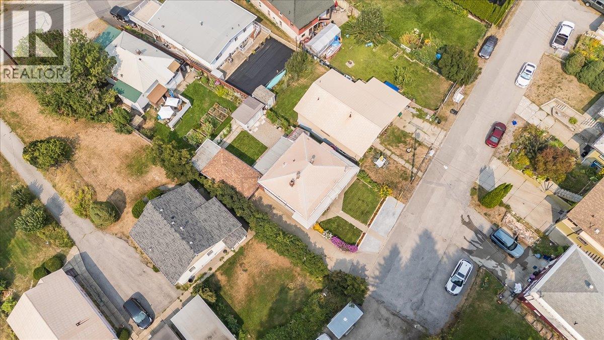 141 Colley Street, Warfield, British Columbia  V1R 2M3 - Photo 31 - 10398380