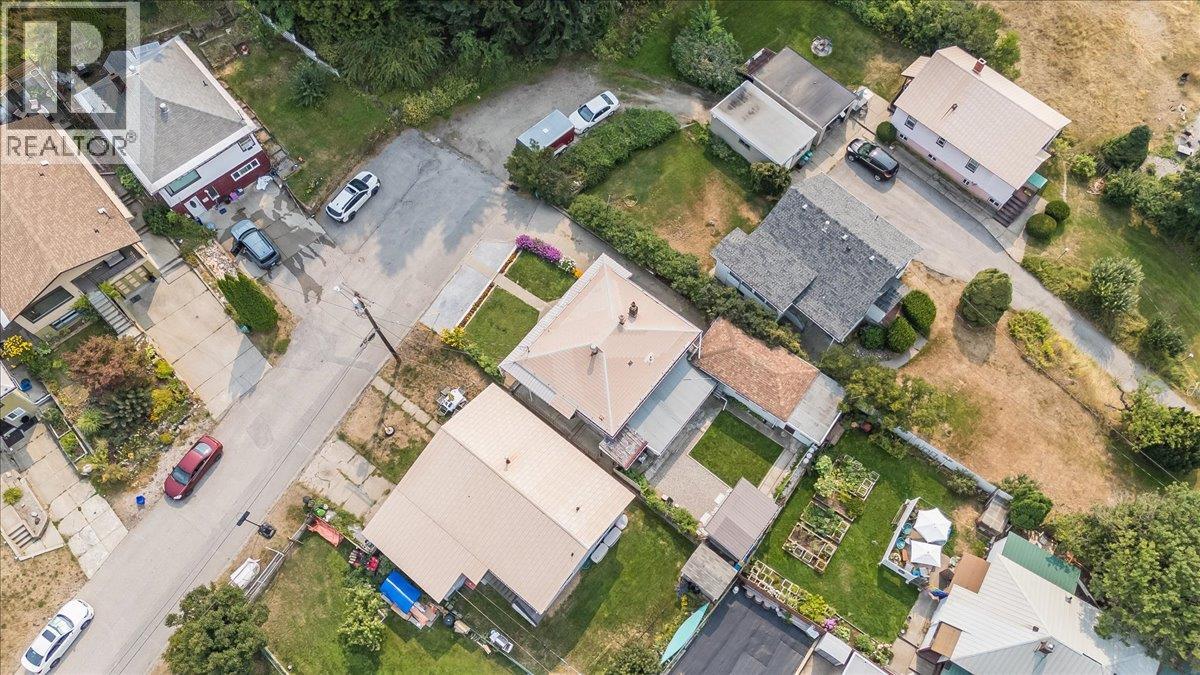 141 Colley Street, Warfield, British Columbia  V1R 2M3 - Photo 33 - 10398380