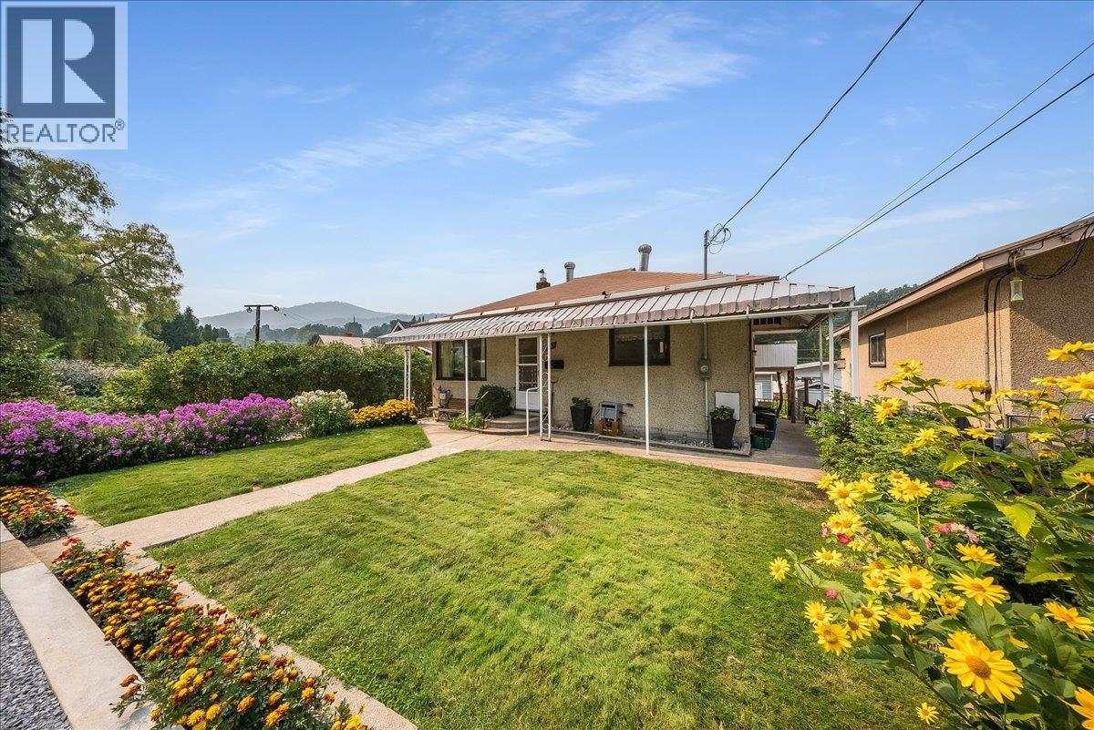 141 Colley Street, Warfield, British Columbia  V1R 2M3 - Photo 37 - 10398380
