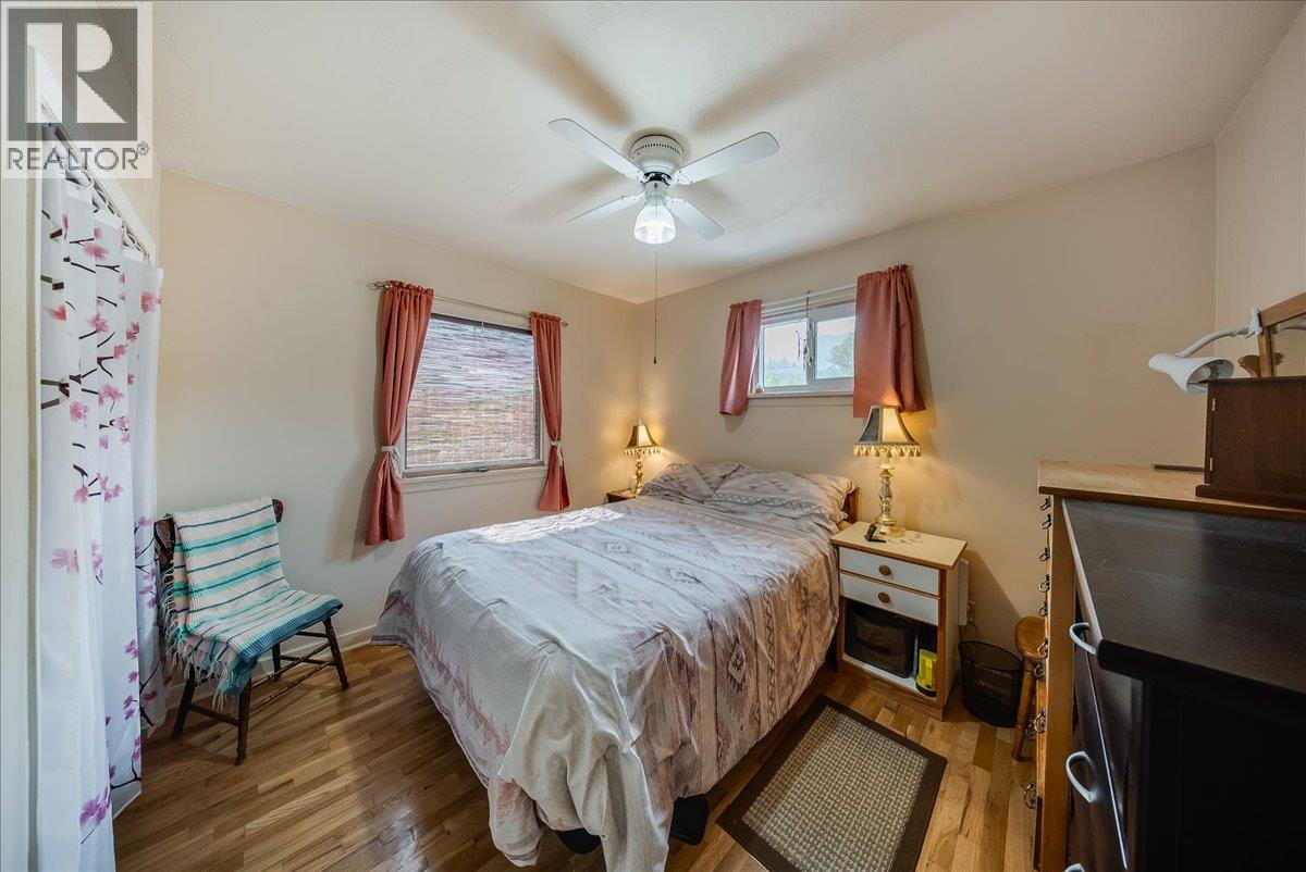 141 Colley Street, Warfield, British Columbia  V1R 2M3 - Photo 9 - 10398380
