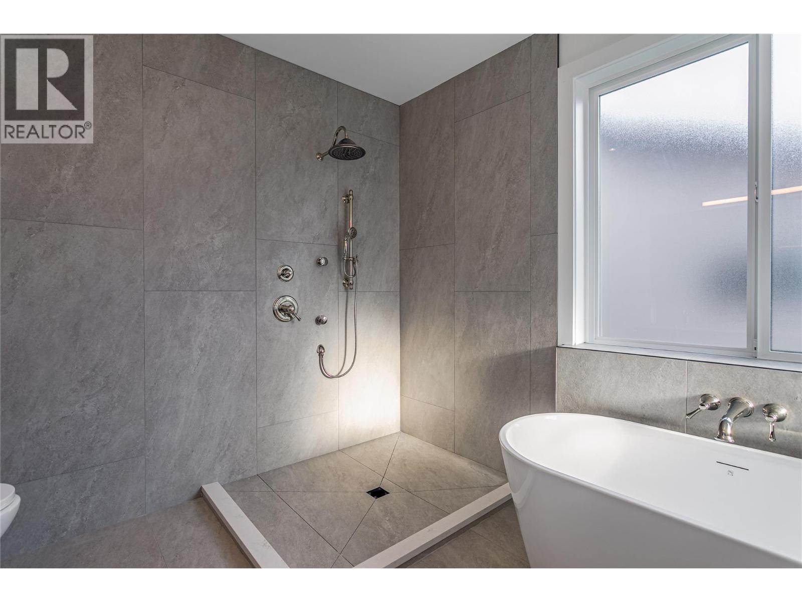 1008 Bull Crescent, Kelowna, British Columbia  V1W 0E6 - Photo 31 - 10397221