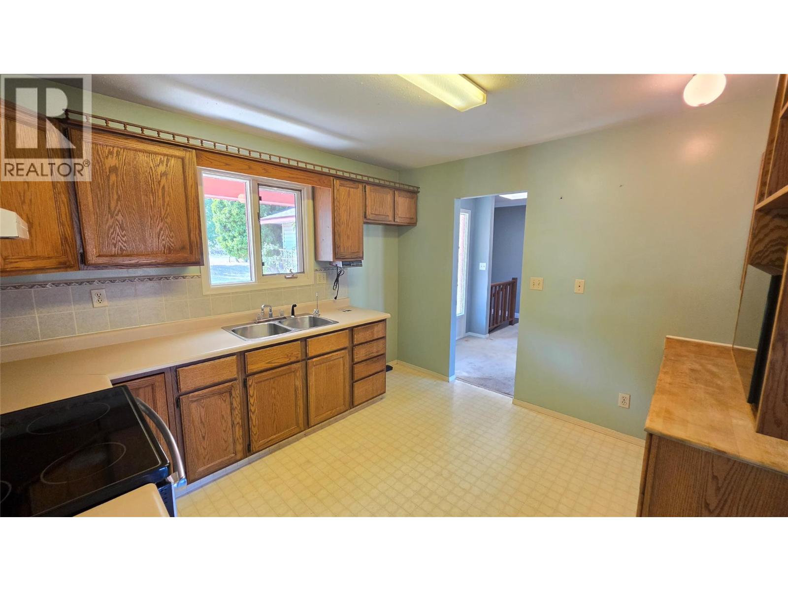 8544 Westsyde Road, Kamloops, British Columbia  V2B 8S3 - Photo 18 - 10398449