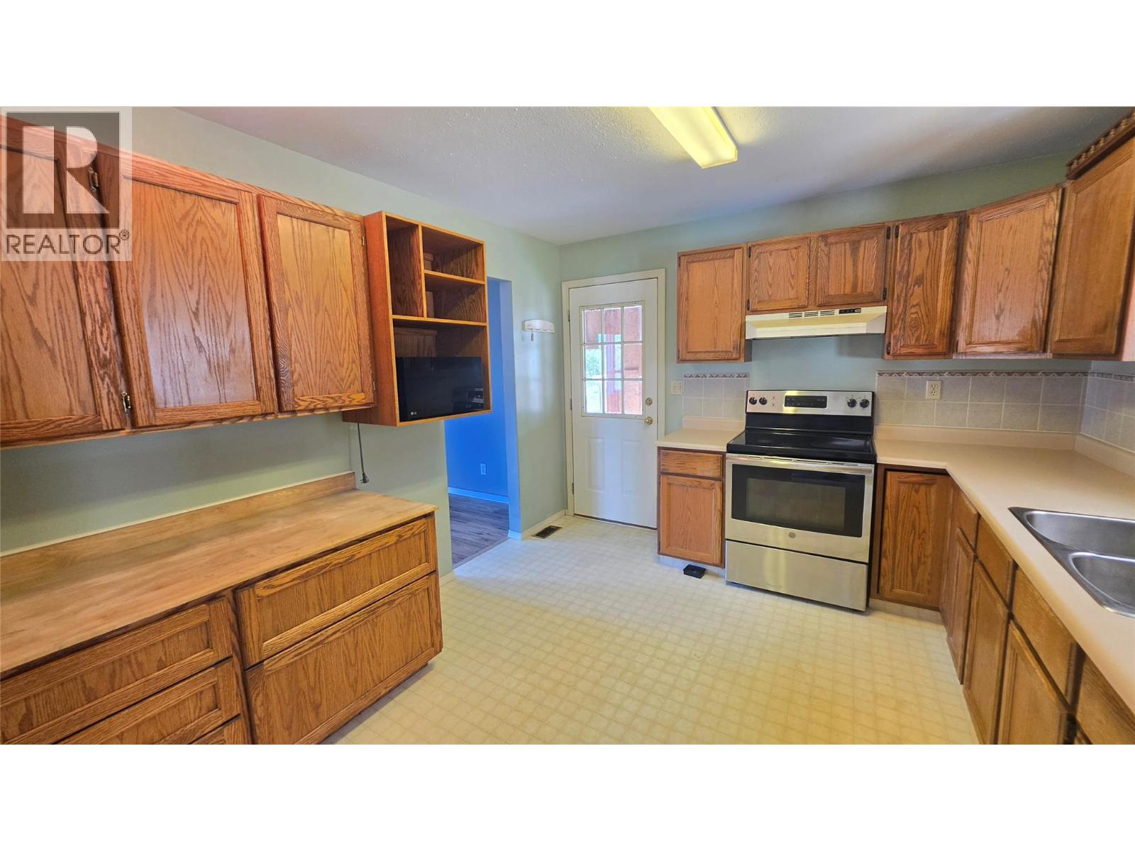 8544 Westsyde Road, Kamloops, British Columbia  V2B 8S3 - Photo 19 - 10398449