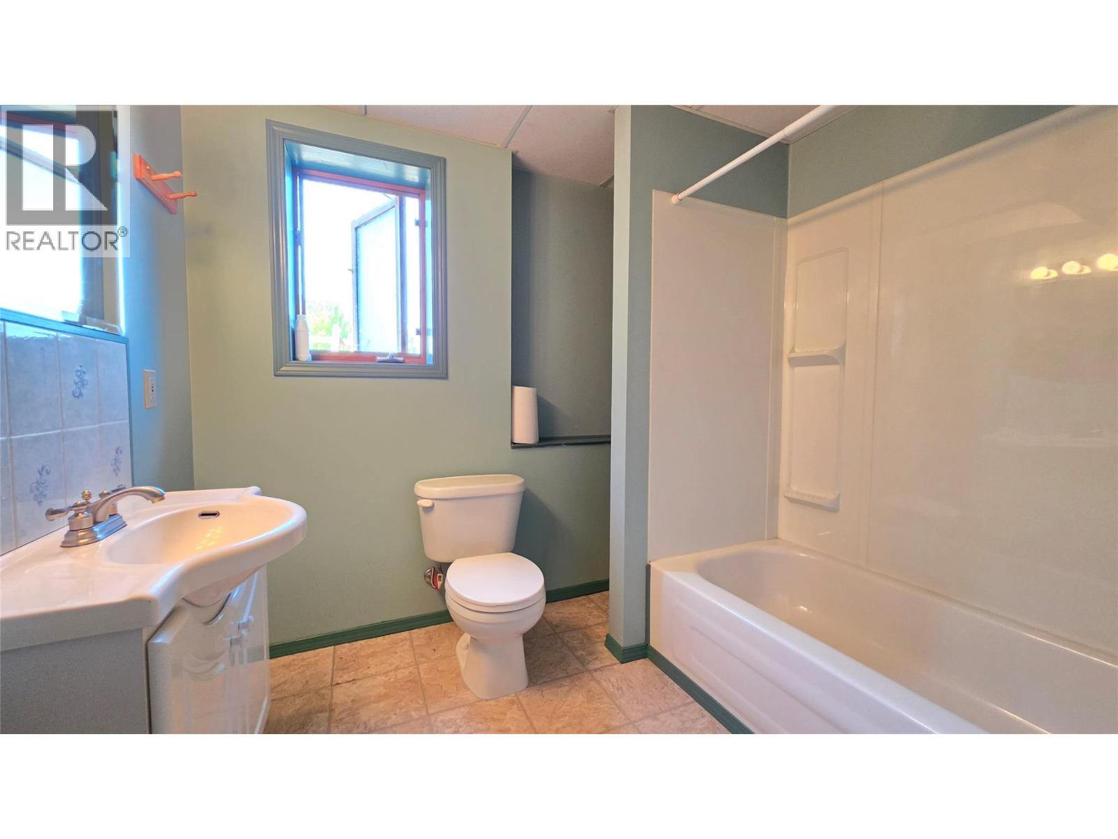 8544 Westsyde Road, Kamloops, British Columbia  V2B 8S3 - Photo 31 - 10398449