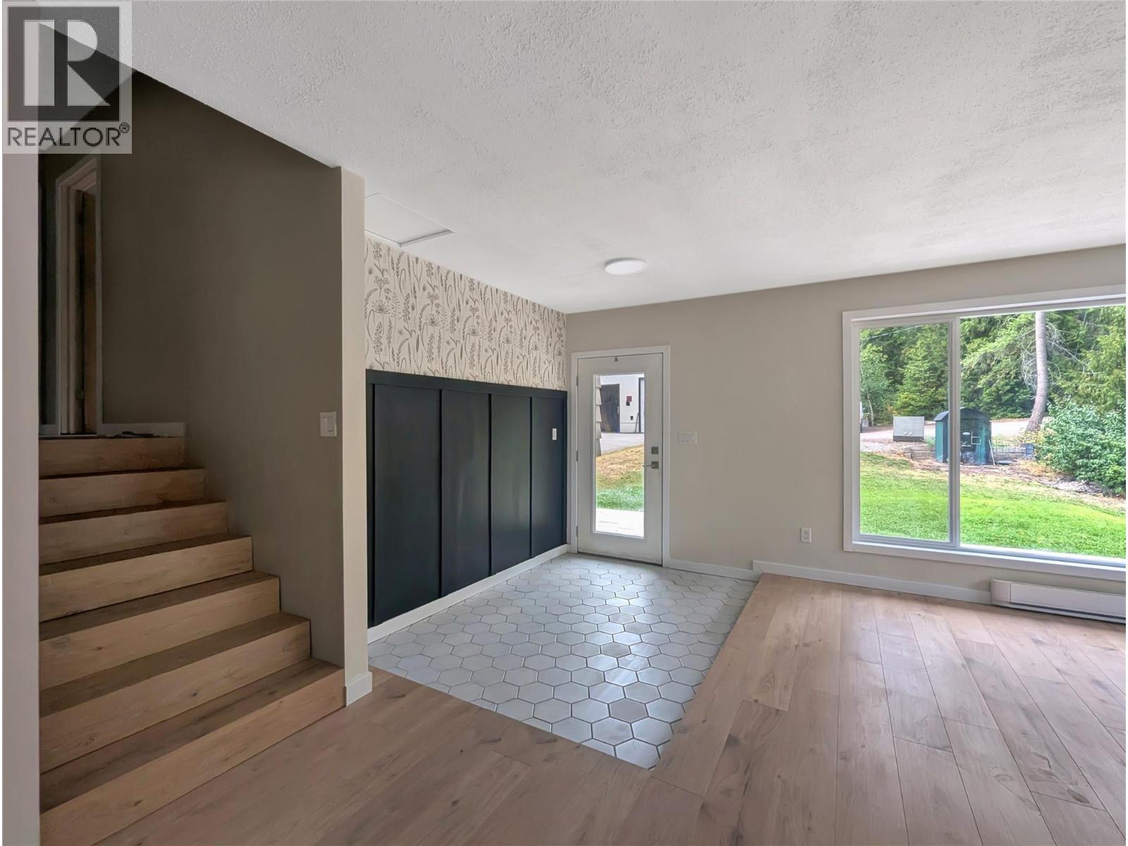 208 Schmidt Road, Clearwater, British Columbia  V0E 1N2 - Photo 11 - 10398462