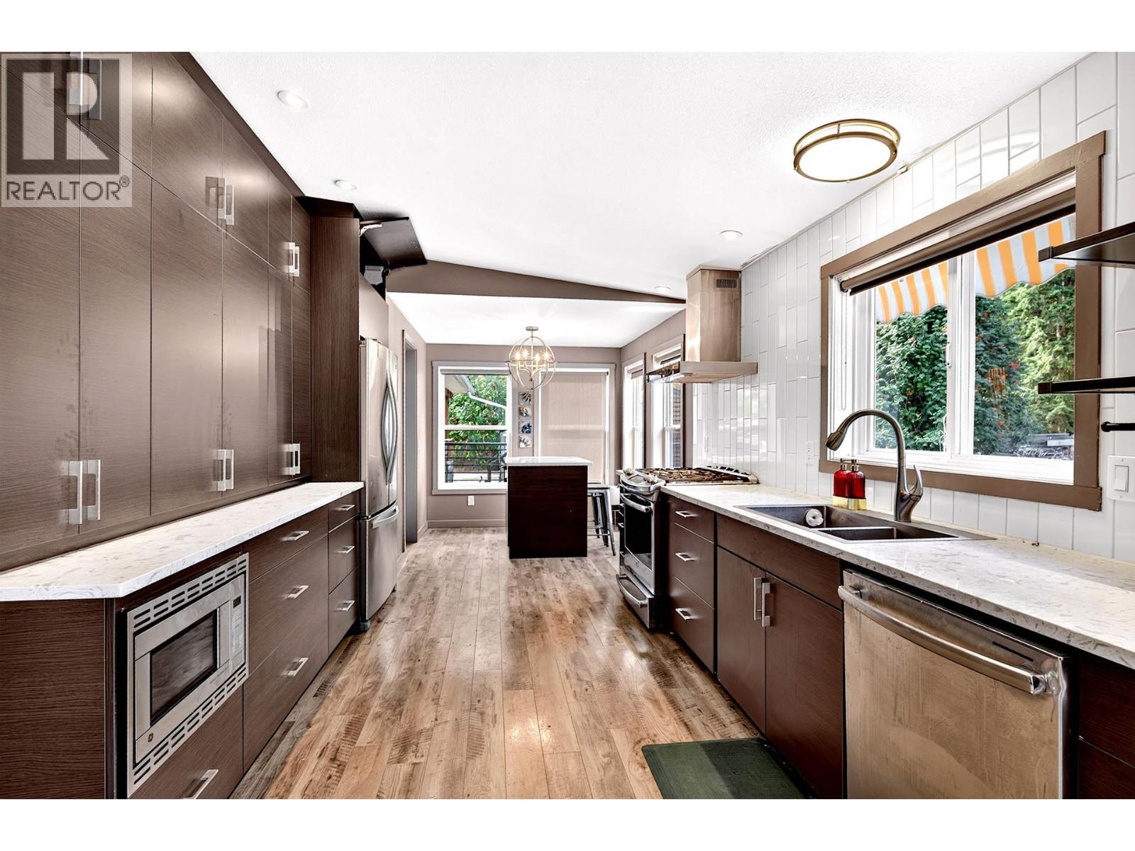 361 Ridge Drive Unit# 11, Clearwater, British Columbia  V0E 1N2 - Photo 4 - 10398118