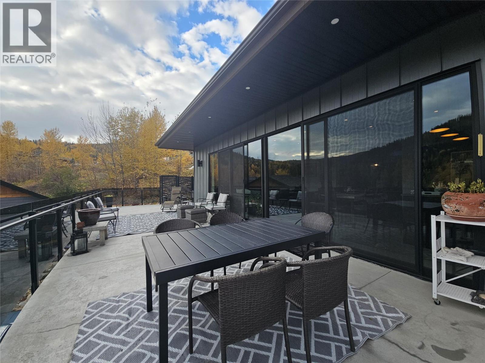 941 Redstone Drive, Rossland, British Columbia  V0G 1Y0 - Photo 19 - 10398000