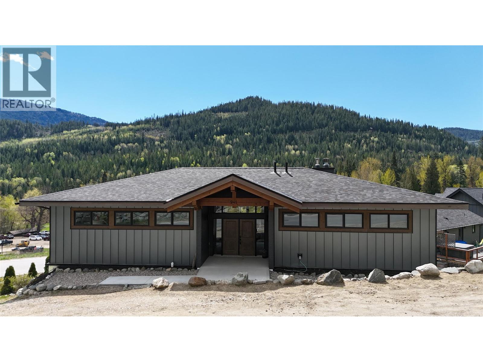 941 Redstone Drive, Rossland, British Columbia  V0G 1Y0 - Photo 2 - 10398000