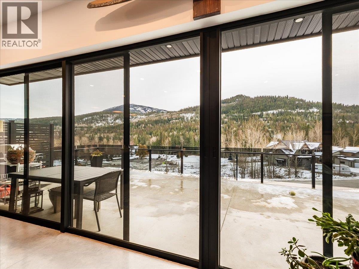 941 Redstone Drive, Rossland, British Columbia  V0G 1Y0 - Photo 24 - 10398000