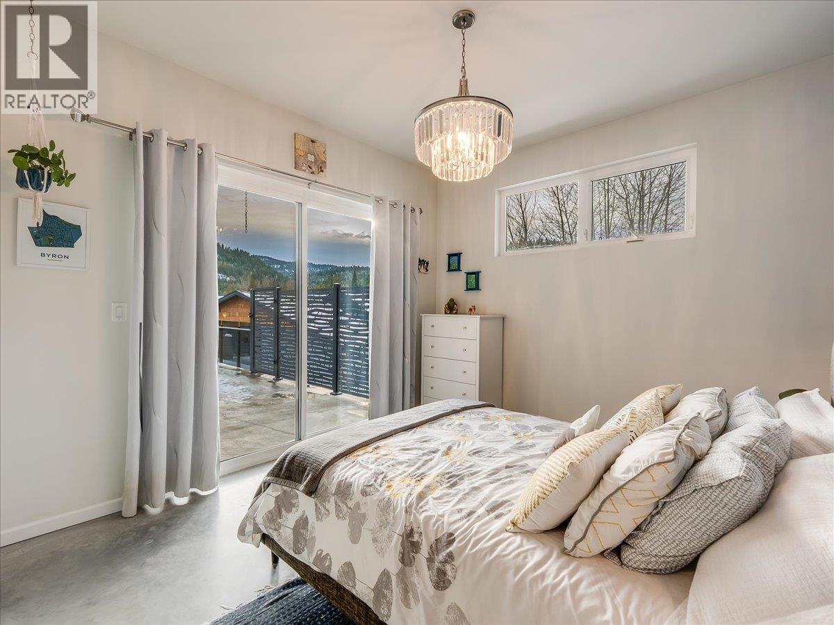 941 Redstone Drive, Rossland, British Columbia  V0G 1Y0 - Photo 26 - 10398000