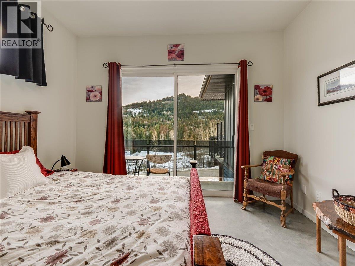 941 Redstone Drive, Rossland, British Columbia  V0G 1Y0 - Photo 39 - 10398000