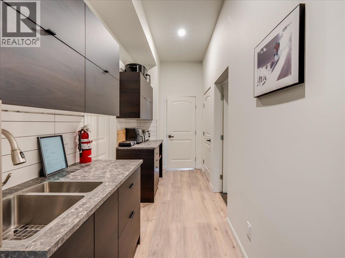 941 Redstone Drive, Rossland, British Columbia  V0G 1Y0 - Photo 48 - 10398000