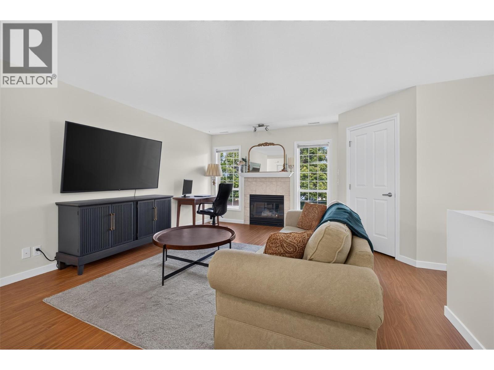 2350 Stillingfleet Road Unit# 205, Kelowna, British Columbia  V1W 3X9 - Photo 1 - 10397823