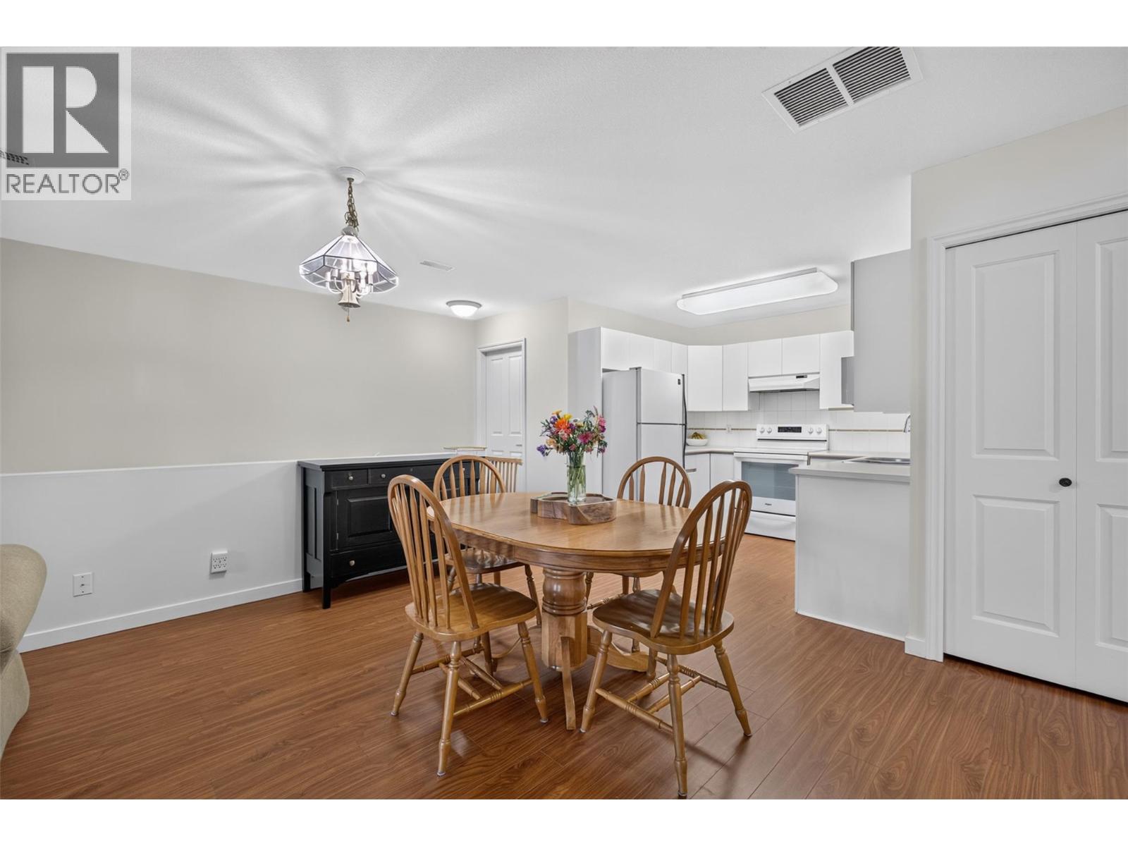 2350 Stillingfleet Road Unit# 205, Kelowna, British Columbia  V1W 3X9 - Photo 2 - 10397823