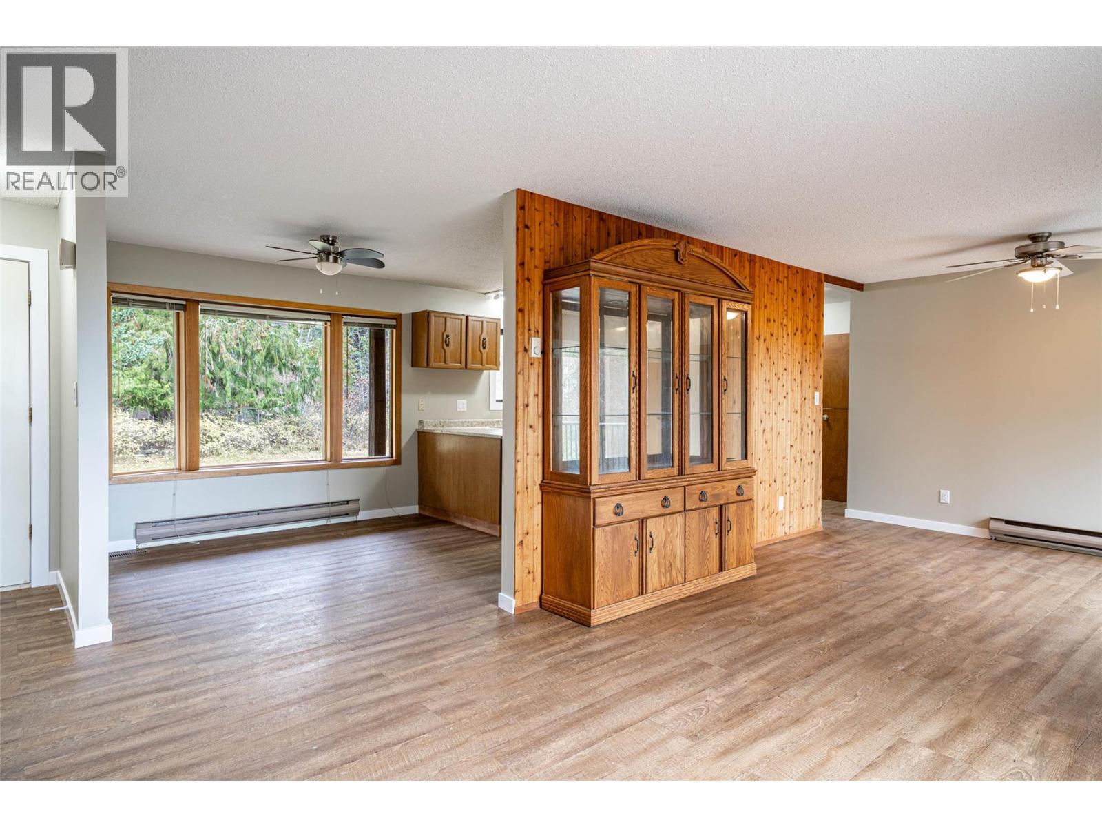 4358 Chamberlaine Road, Spallumcheen, British Columbia  V4Y 0M1 - Photo 8 - 10398457