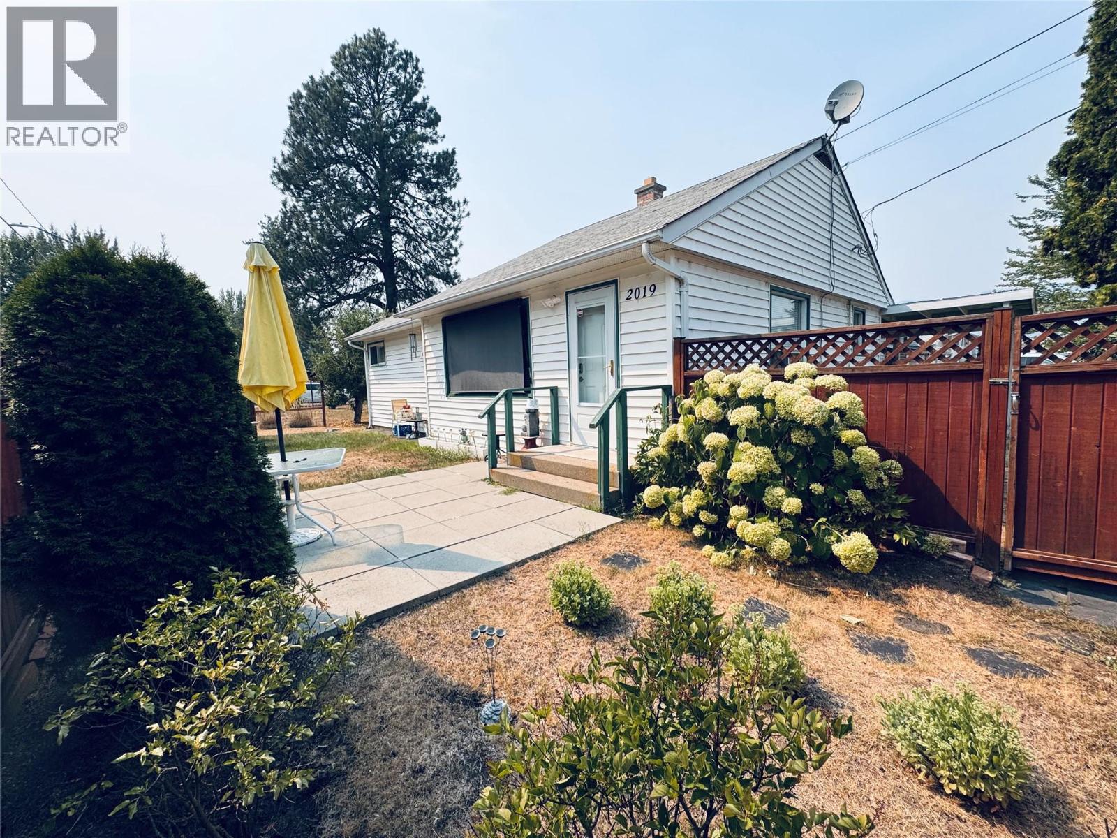 2019 66th Avenue, Grand Forks, British Columbia  V0H 1H0 - Photo 1 - 10398354
