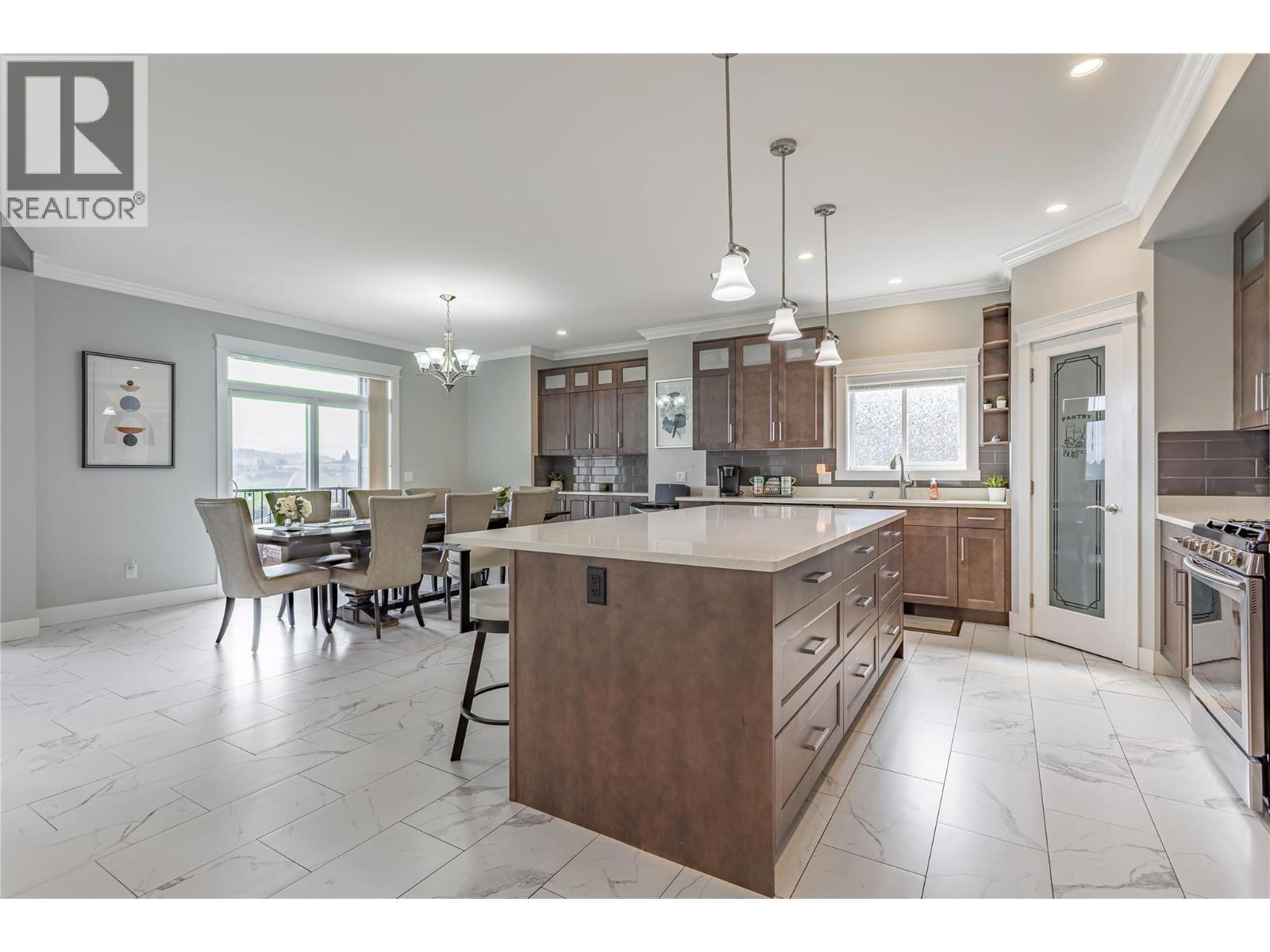 1774 Crosby Road, Kelowna, British Columbia  V1V 3G5 - Photo 3 - 10398047