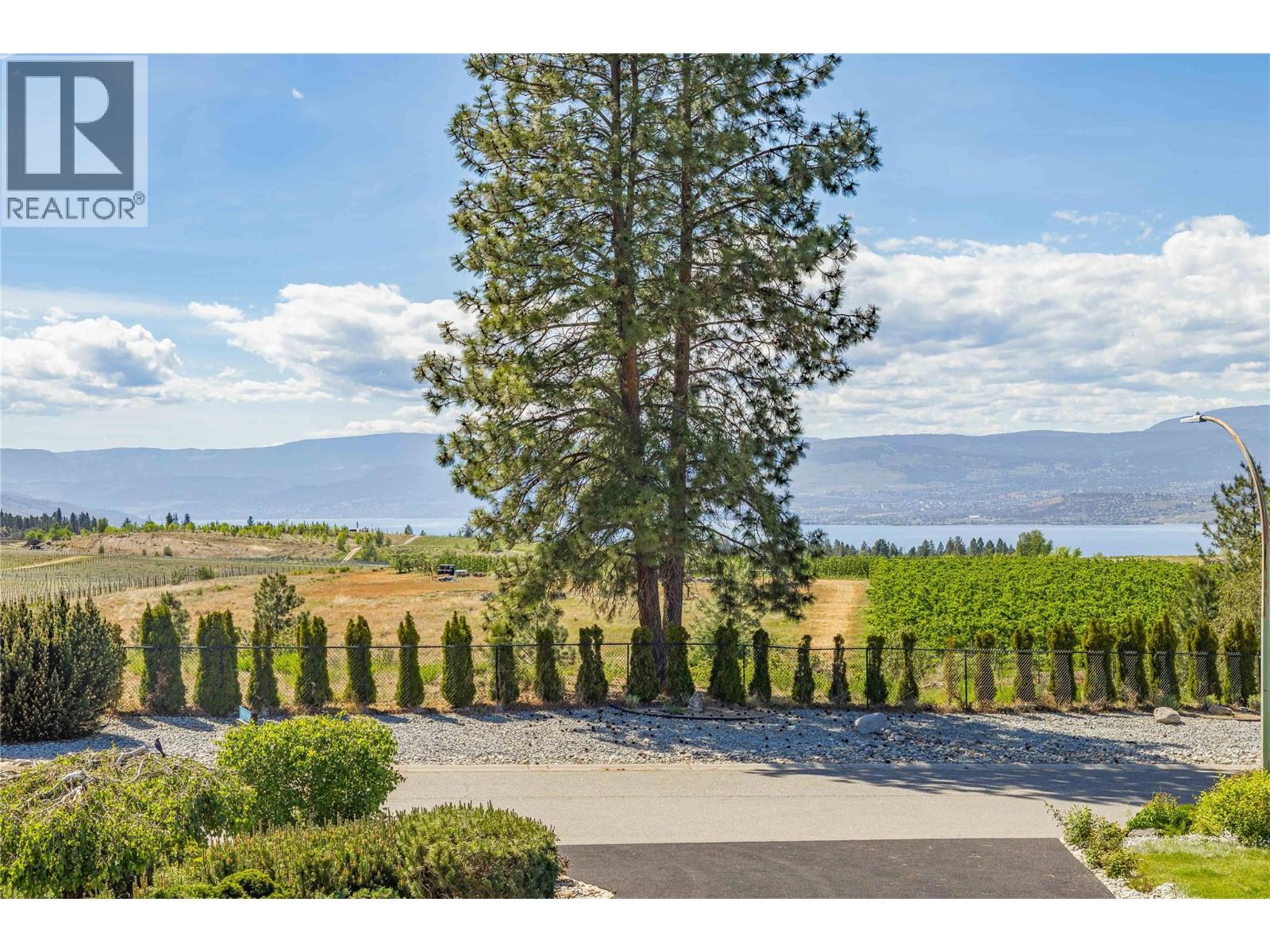 4325 Takla Road, Kelowna, British Columbia  V1W 3C4 - Photo 3 - 10398360