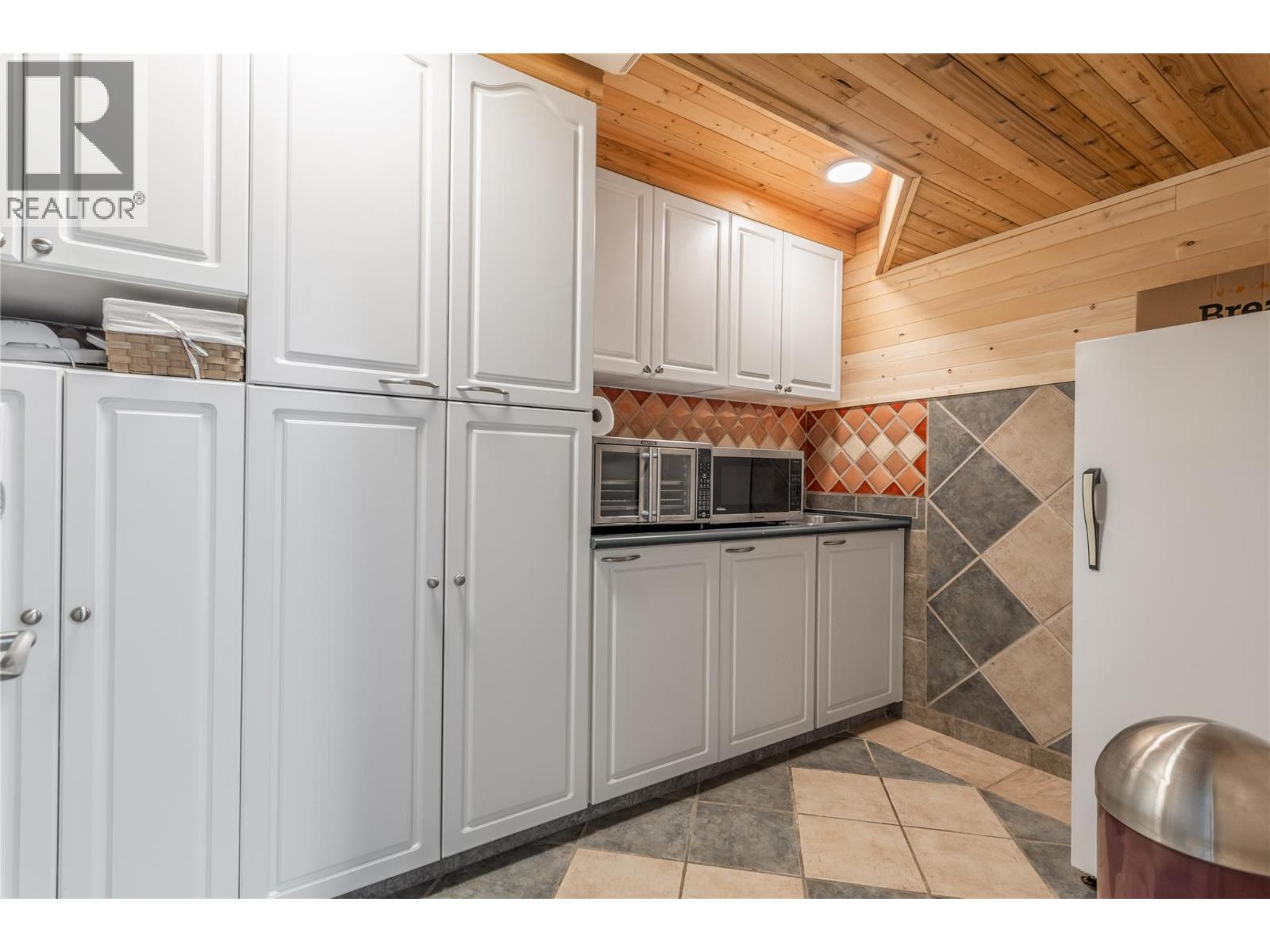 4325 Takla Road, Kelowna, British Columbia  V1W 3C4 - Photo 67 - 10398360