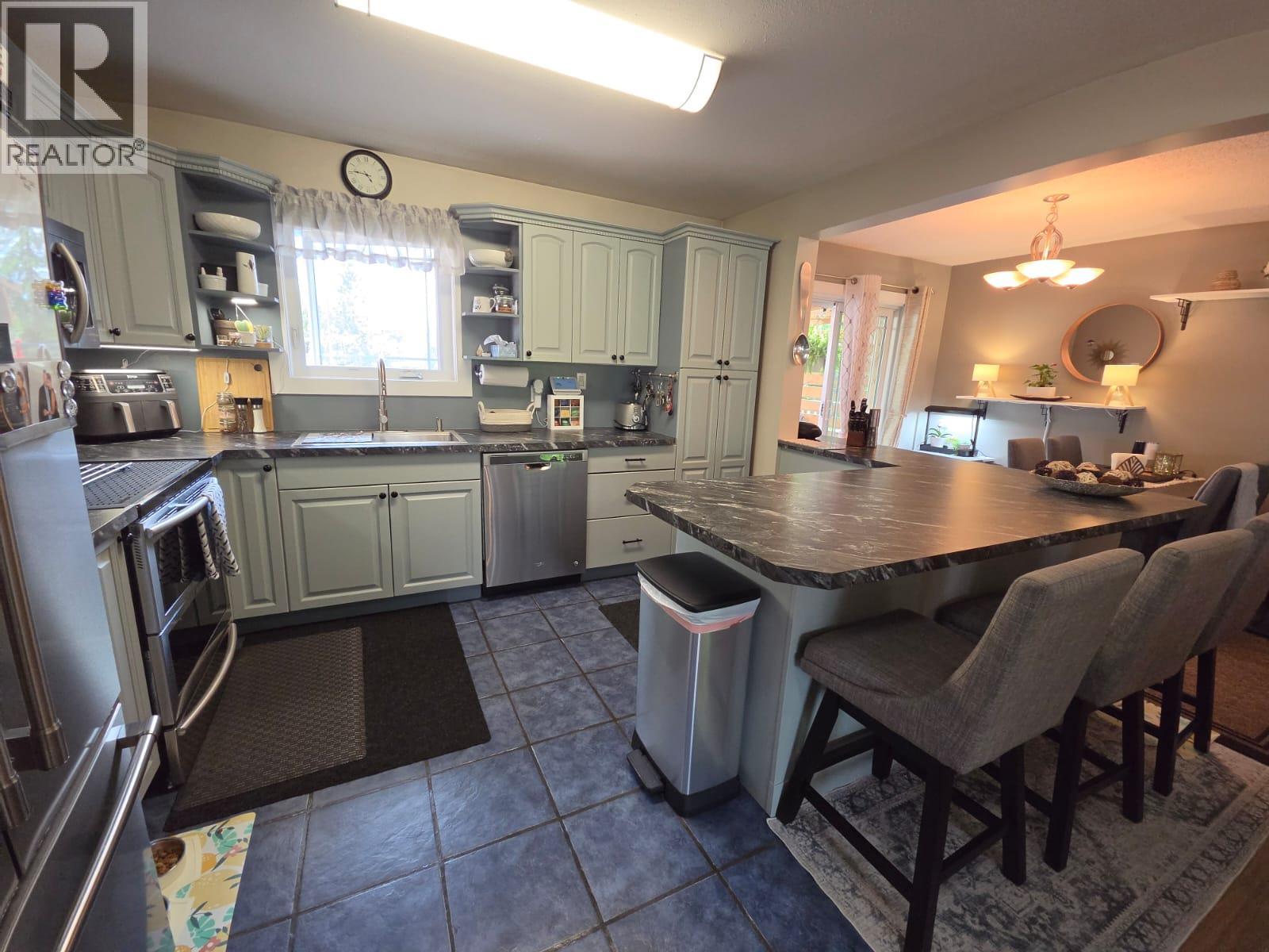 144 Chamberlain Crescent, Tumbler Ridge, British Columbia  V0C 2W0 - Photo 14 - 10398353