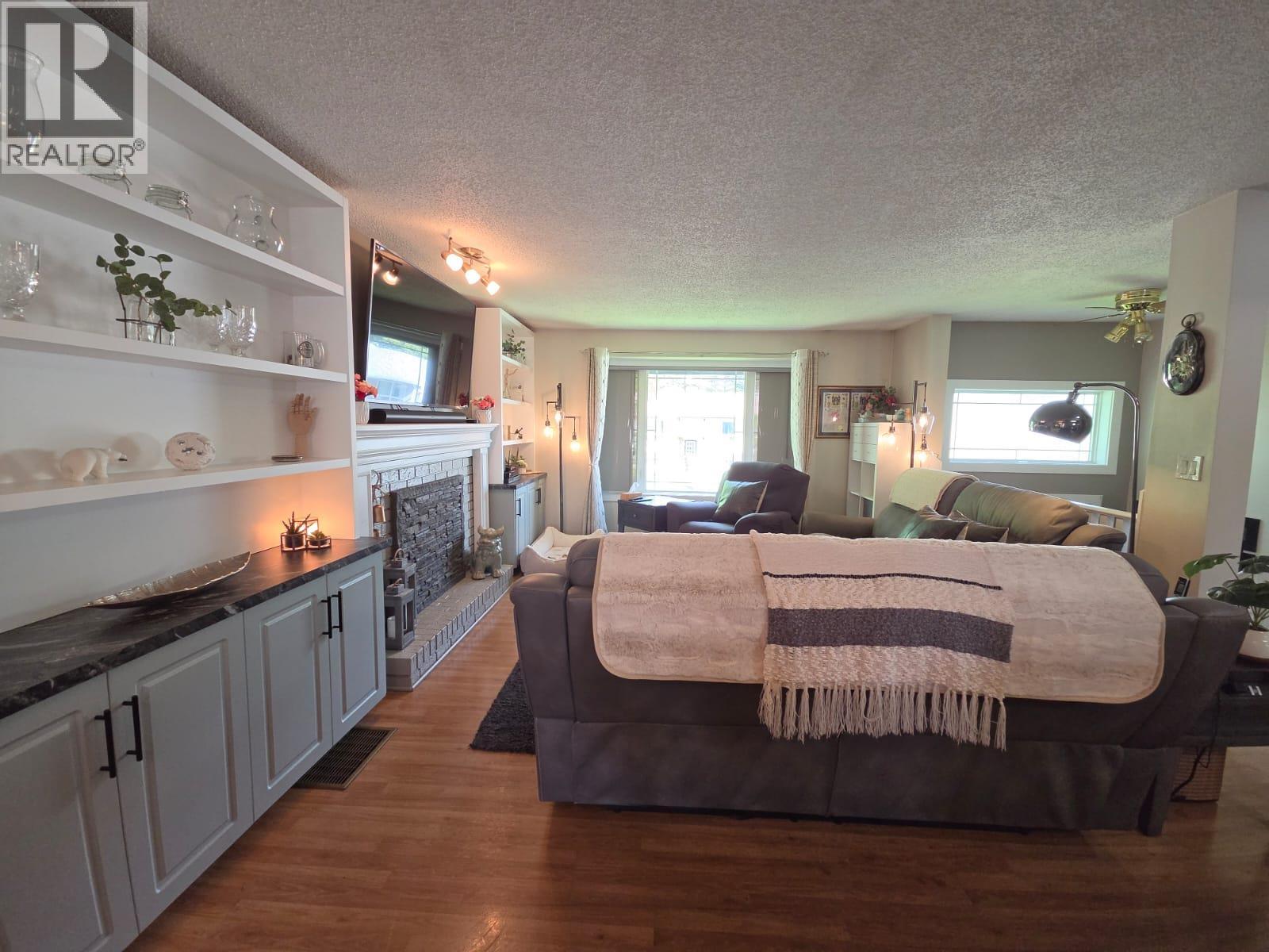 144 Chamberlain Crescent, Tumbler Ridge, British Columbia  V0C 2W0 - Photo 8 - 10398353