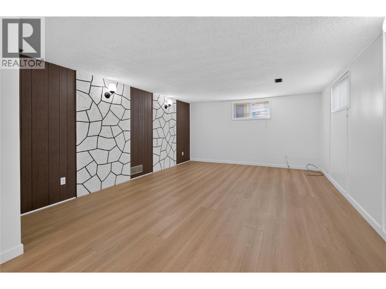 2470 Mckenzie Street, Penticton, British Columbia  V2A 6H7 - Photo 18 - 10398288