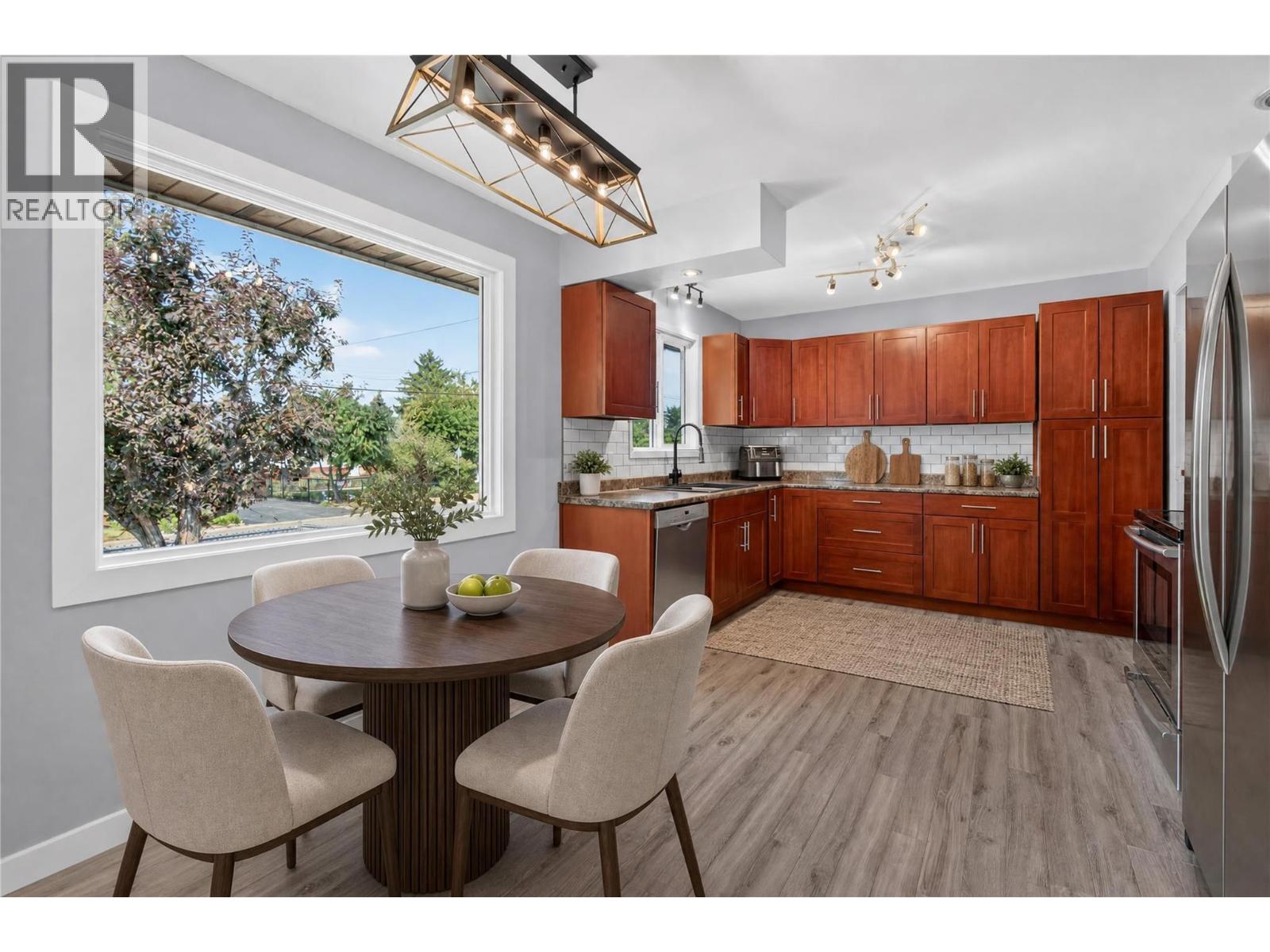 2470 Mckenzie Street, Penticton, British Columbia  V2A 6H7 - Photo 7 - 10398288