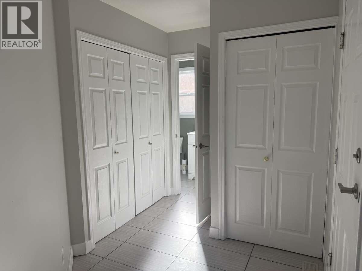 877 Springside Court, Kelowna, British Columbia  V1W 3L8 - Photo 10 - 10398507