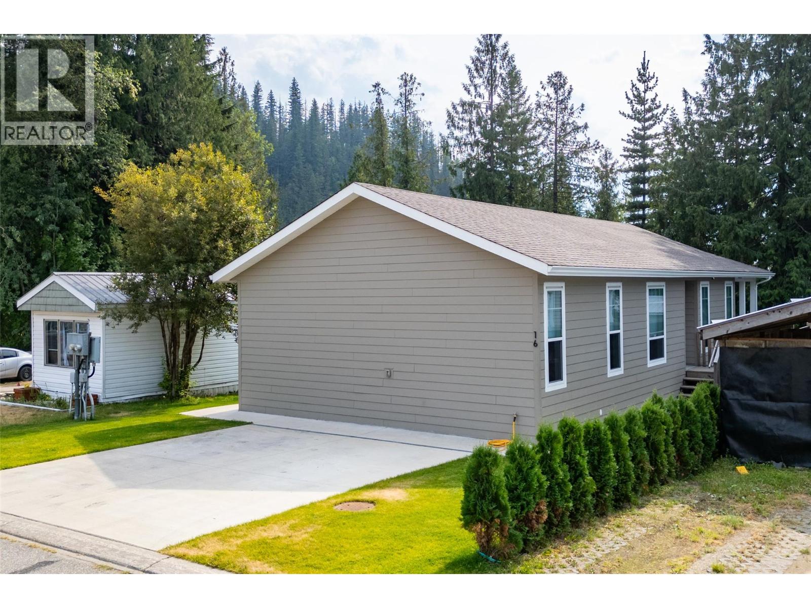 16 Johnson Way, Revelstoke, British Columbia  V0E 2S1 - Photo 30 - 10398494