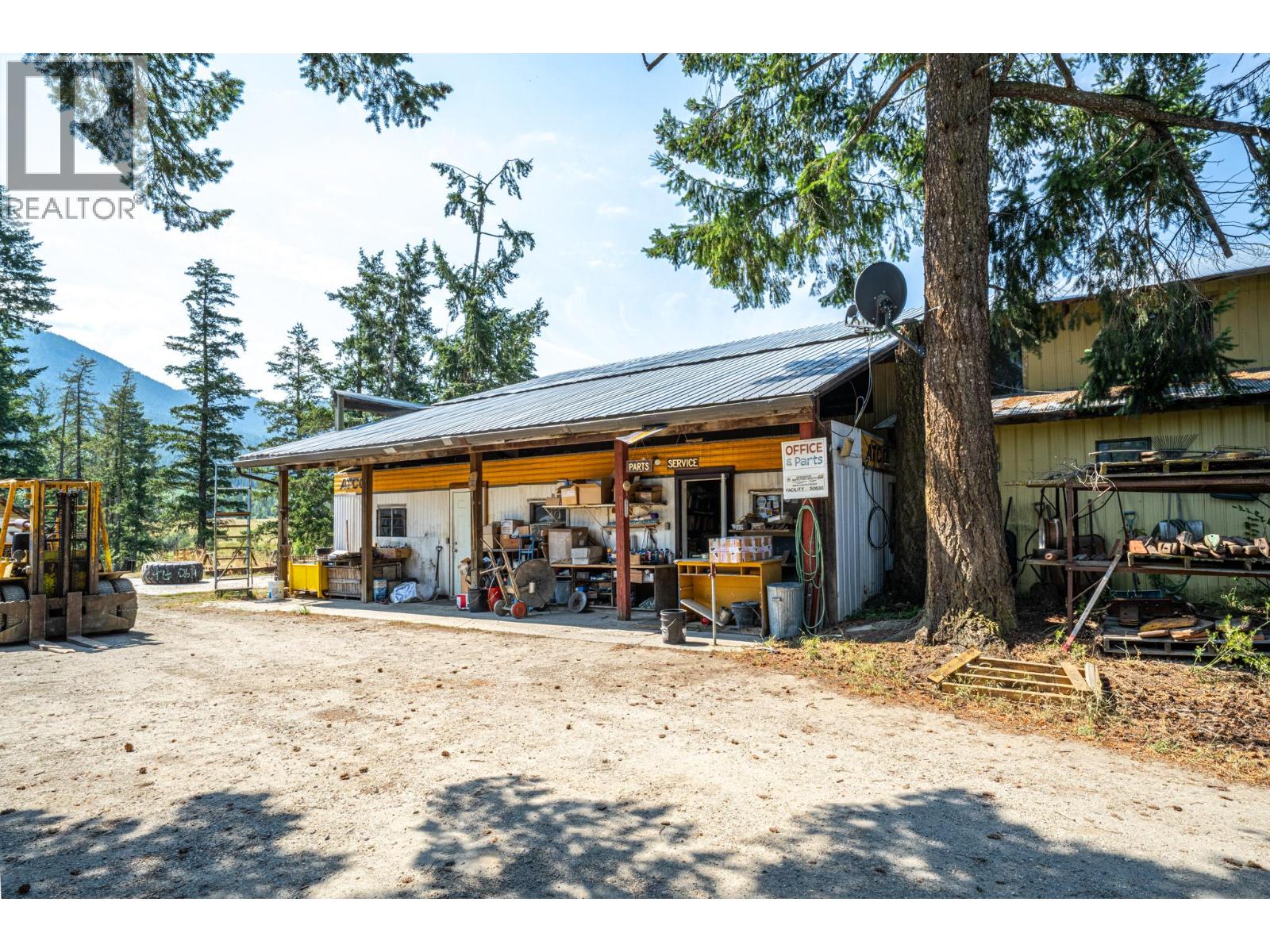 4274 97a Highway, Spallumcheen, British Columbia  V4Y 0S4 - Photo 7 - 10398463