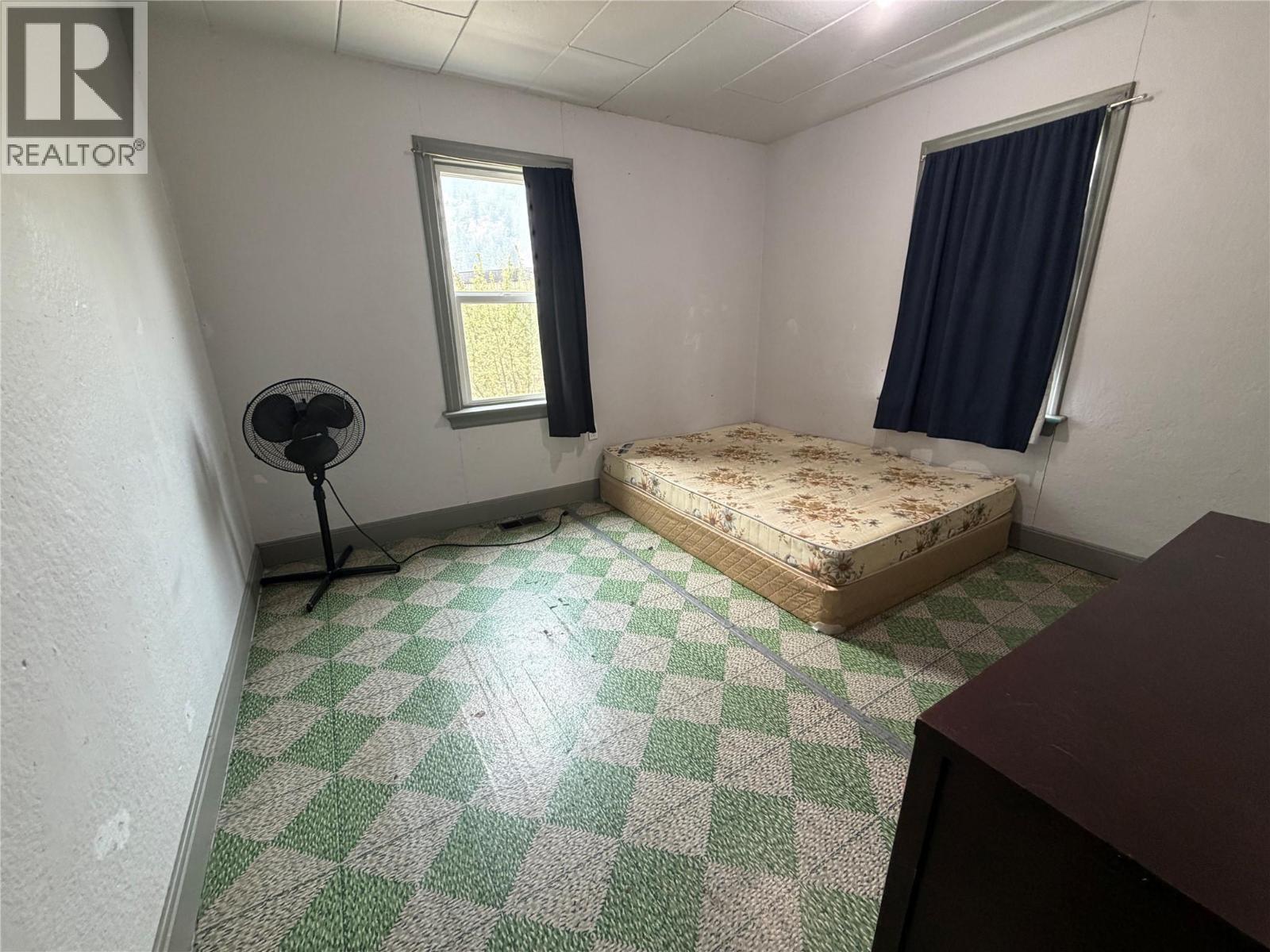 198 Columbia Avenue, Castlegar, British Columbia  V1N 1V6 - Photo 10 - 10398225
