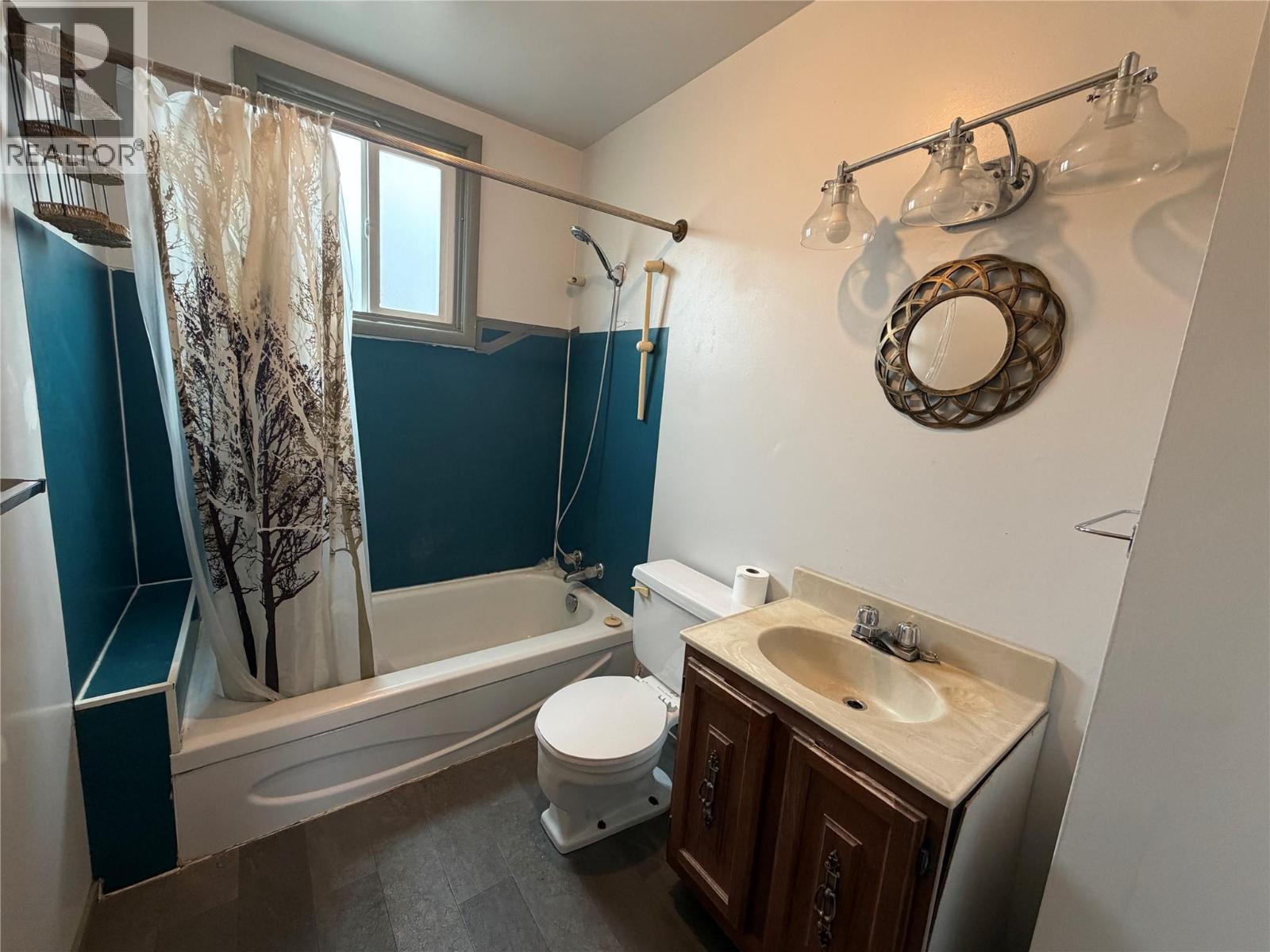 198 Columbia Avenue, Castlegar, British Columbia  V1N 1V6 - Photo 12 - 10398225