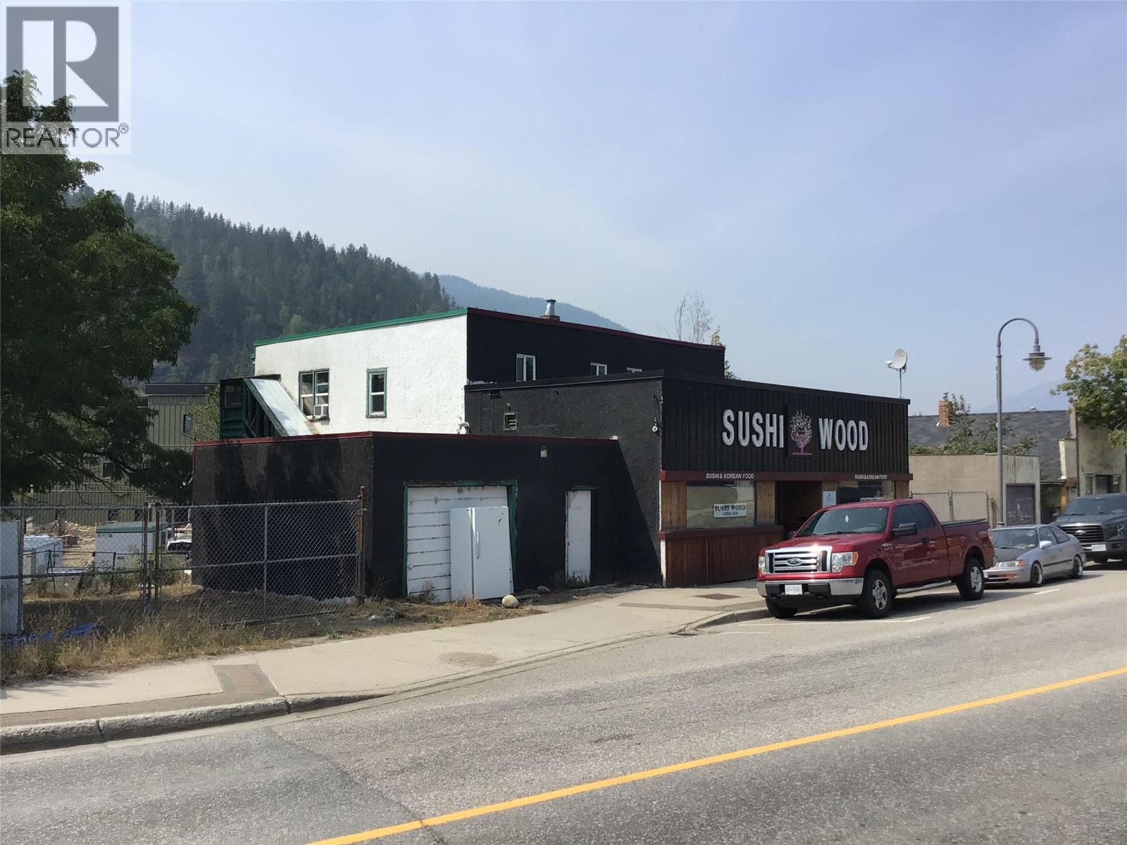 198 Columbia Avenue, Castlegar, British Columbia  V1N 1V6 - Photo 3 - 10398225