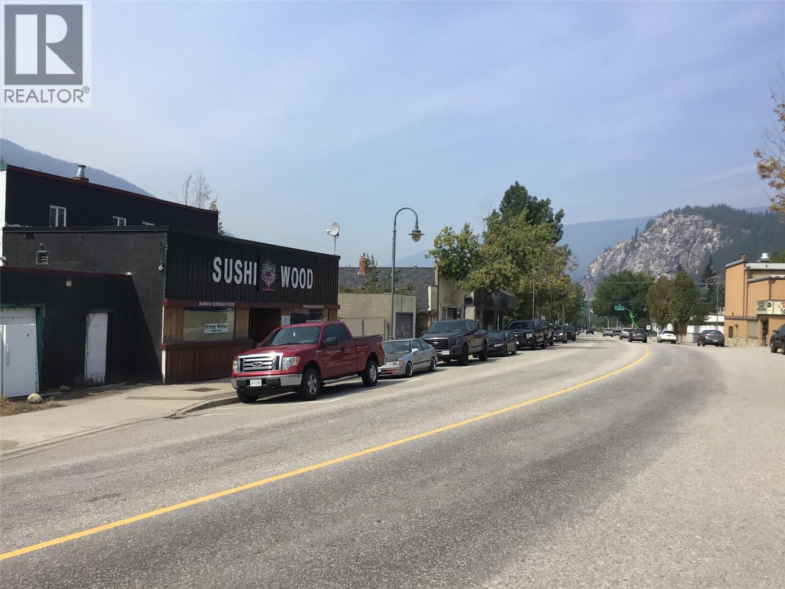 198 Columbia Avenue, Castlegar, British Columbia  V1N 1V6 - Photo 4 - 10398225