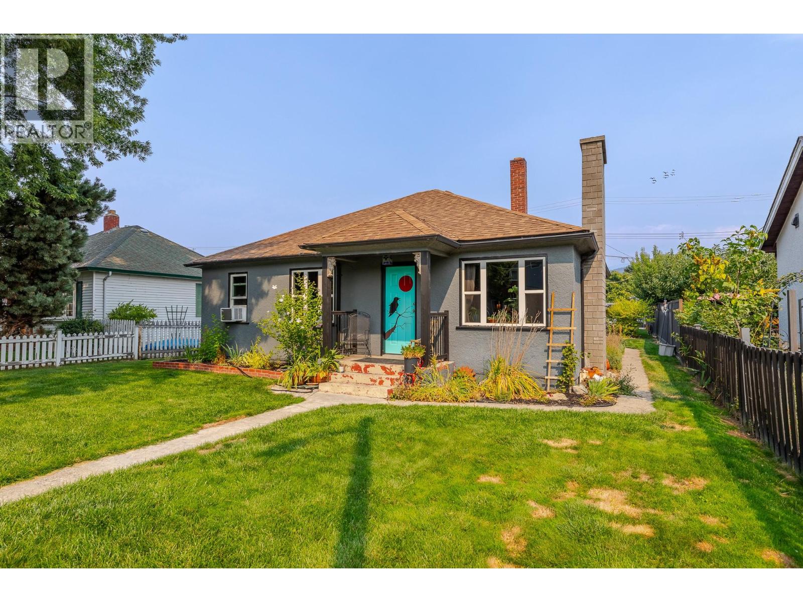 174 Bassett Street, Penticton, British Columbia  V2A 5W2 - Photo 1 - 10397640