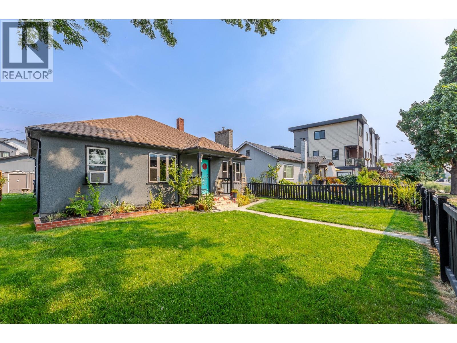 174 Bassett Street, Penticton, British Columbia  V2A 5W2 - Photo 3 - 10397640