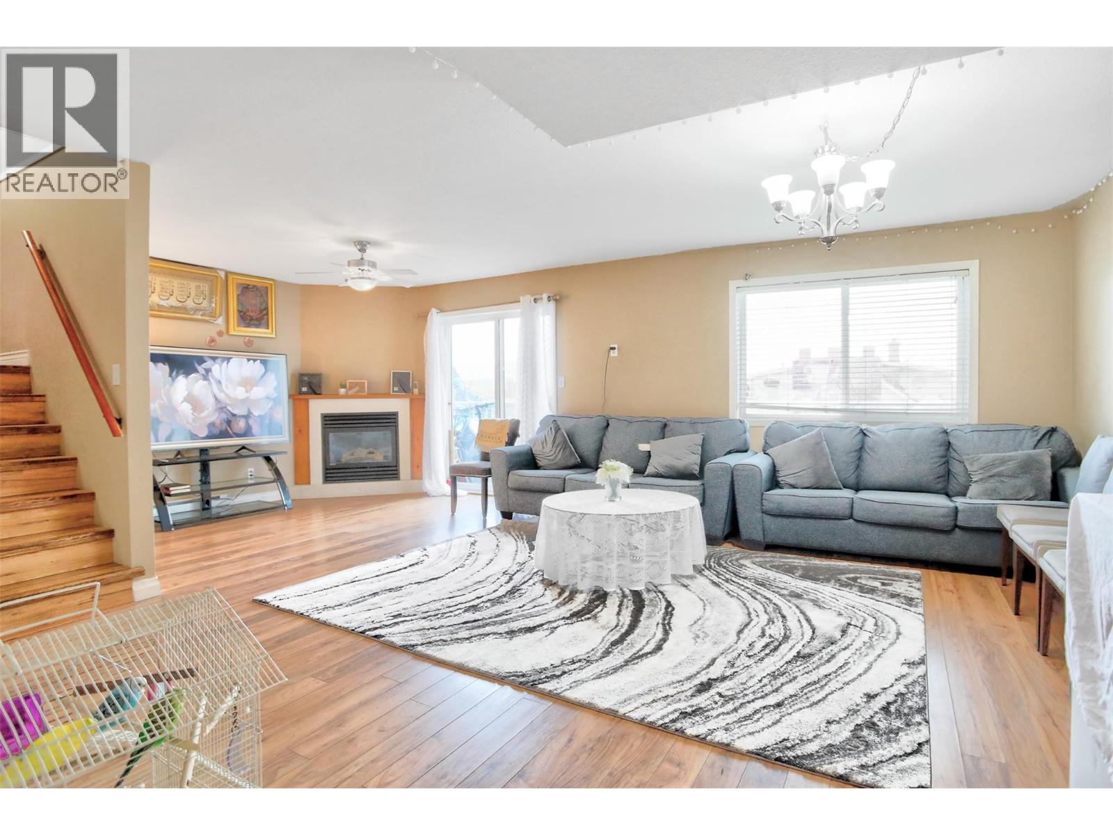 95 Eckhardt Avenue Unit# 203, Penticton, British Columbia  V2A 8L2 - Photo 2 - 10398505