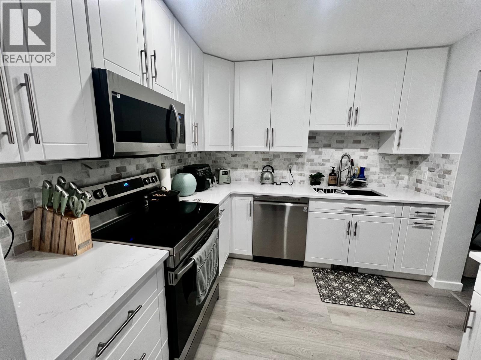 2020 Robson Place Unit# 14, Kamloops, British Columbia  V2C 2N2 - Photo 15 - 10398469