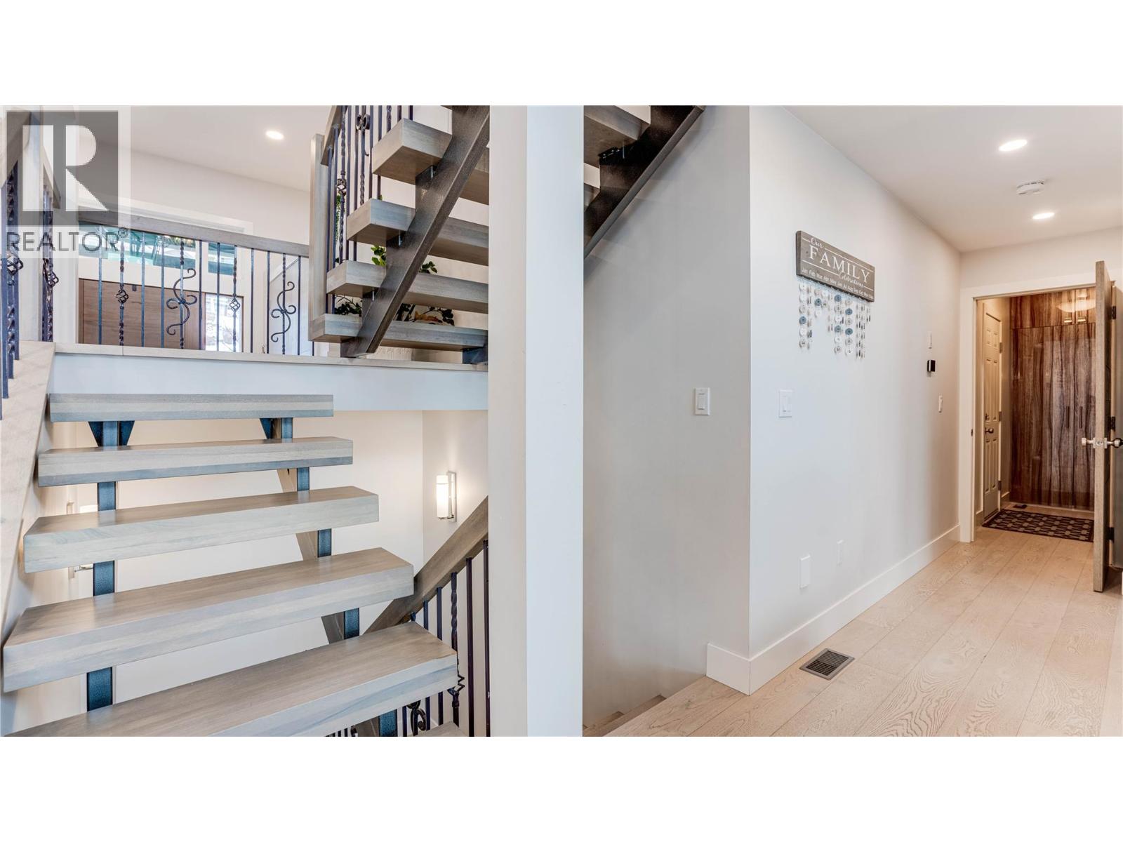 8792 Cortland Place, Coldstream, British Columbia  V1B 4B8 - Photo 49 - 10398519