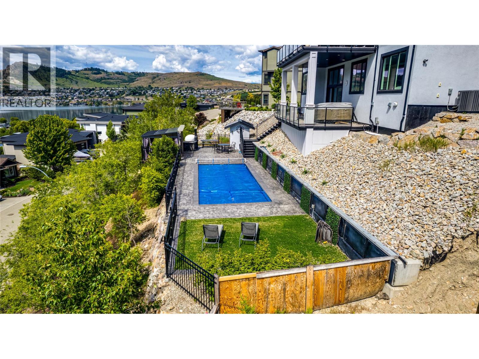 8792 Cortland Place, Coldstream, British Columbia  V1B 4B8 - Photo 8 - 10398519