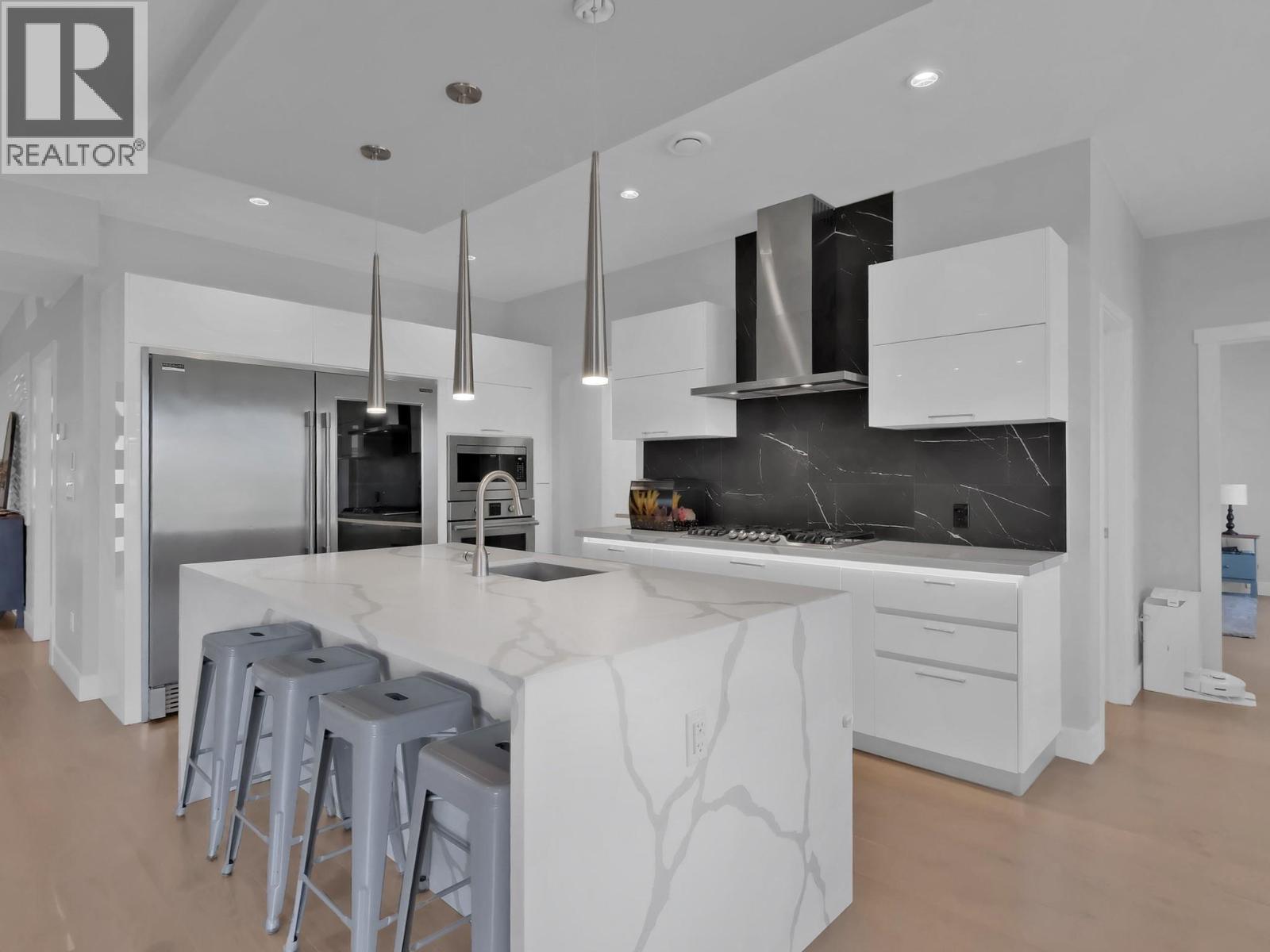 550 Barra Lane, Kelowna, British Columbia  V1P 1T3 - Photo 12 - 10398533