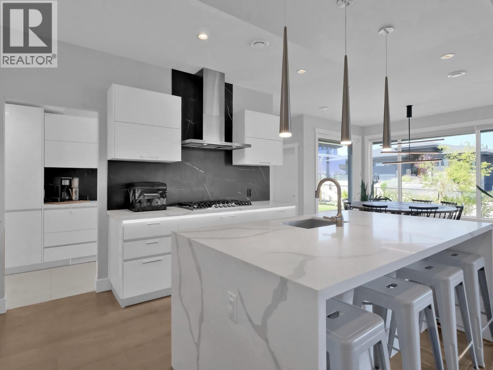550 Barra Lane, Kelowna, British Columbia  V1P 1T3 - Photo 13 - 10398533