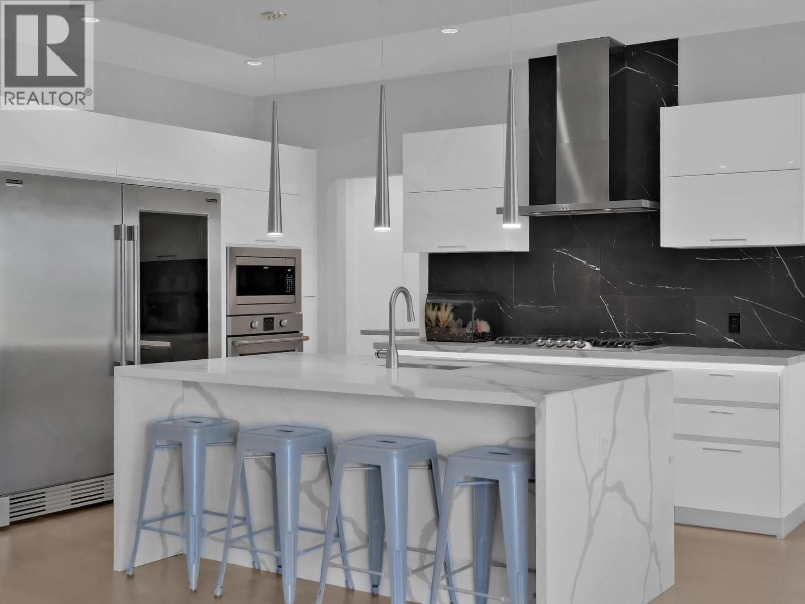 550 Barra Lane, Kelowna, British Columbia  V1P 1T3 - Photo 16 - 10398533