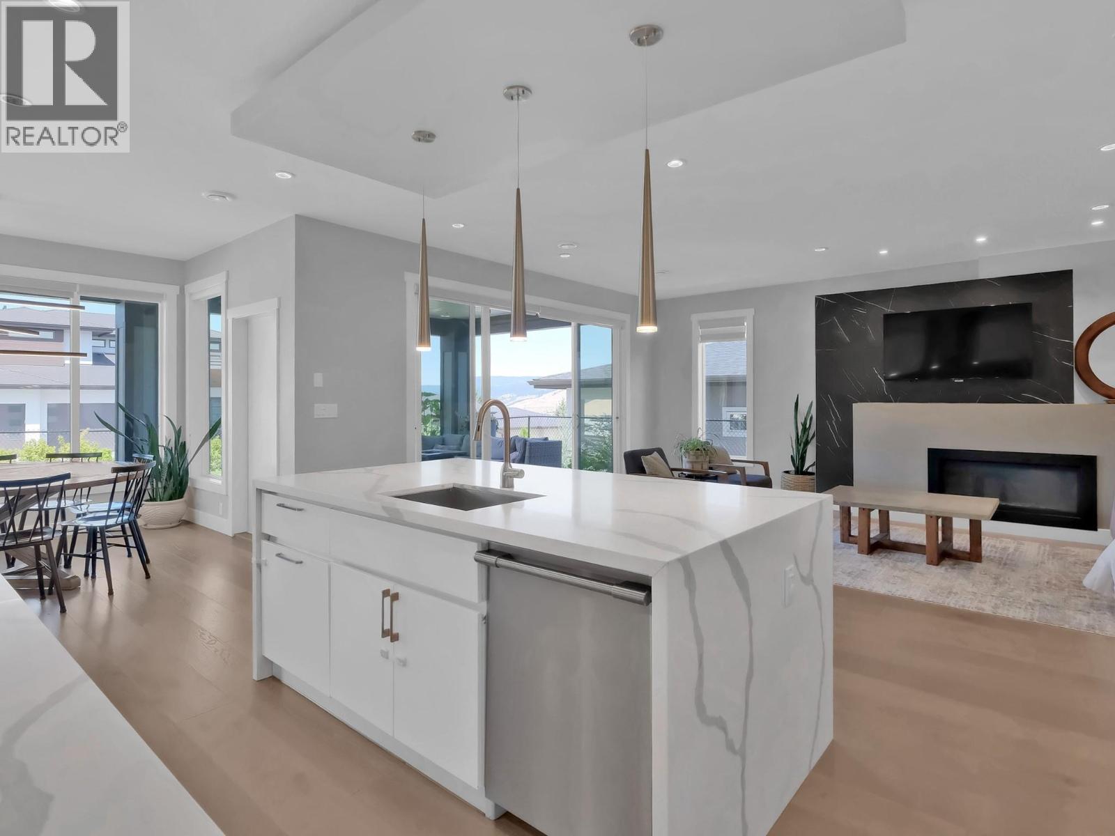 550 Barra Lane, Kelowna, British Columbia  V1P 1T3 - Photo 7 - 10398533