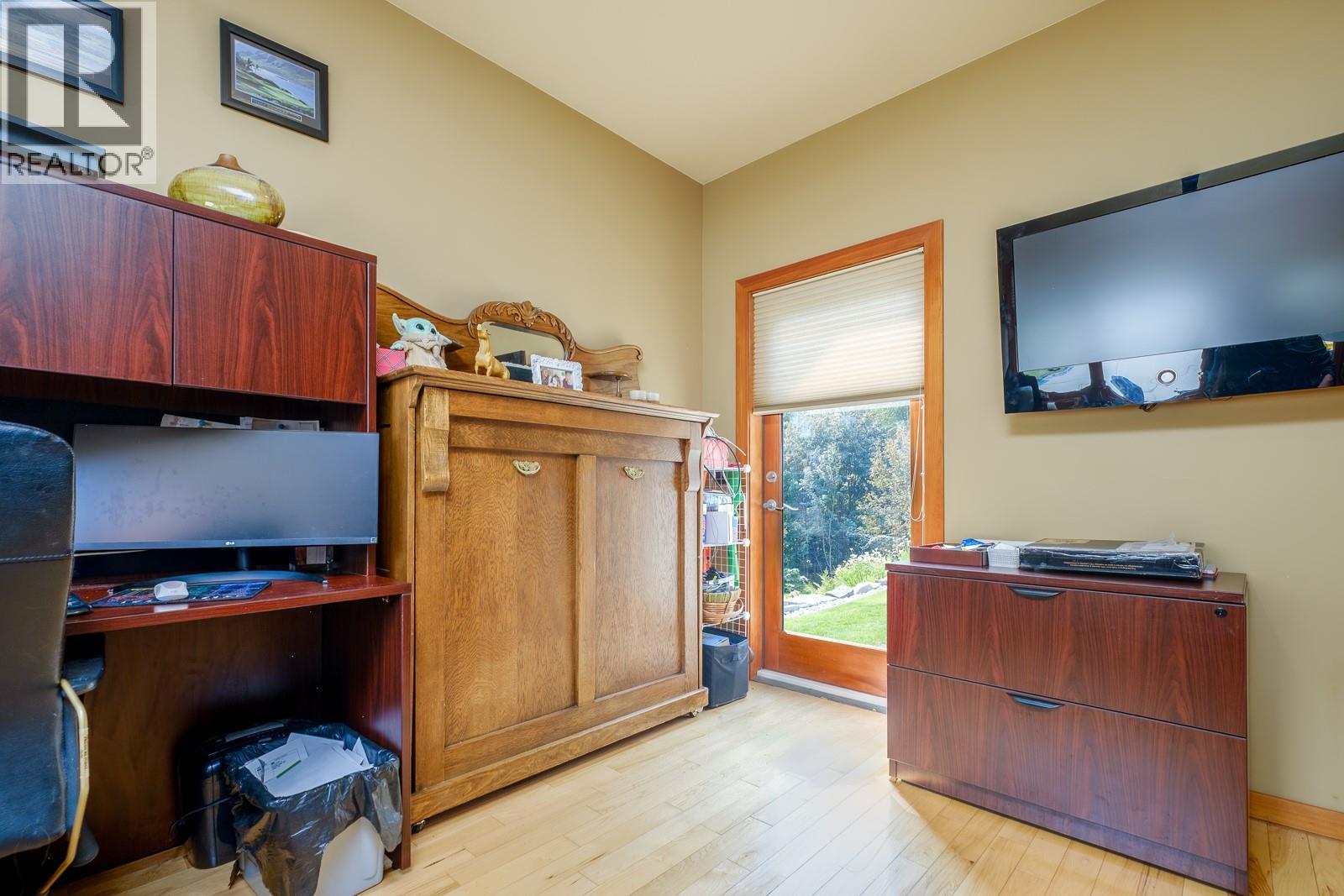 903 Redstone Drive, Rossland, British Columbia  V0G 1Y0 - Photo 8 - 10398064