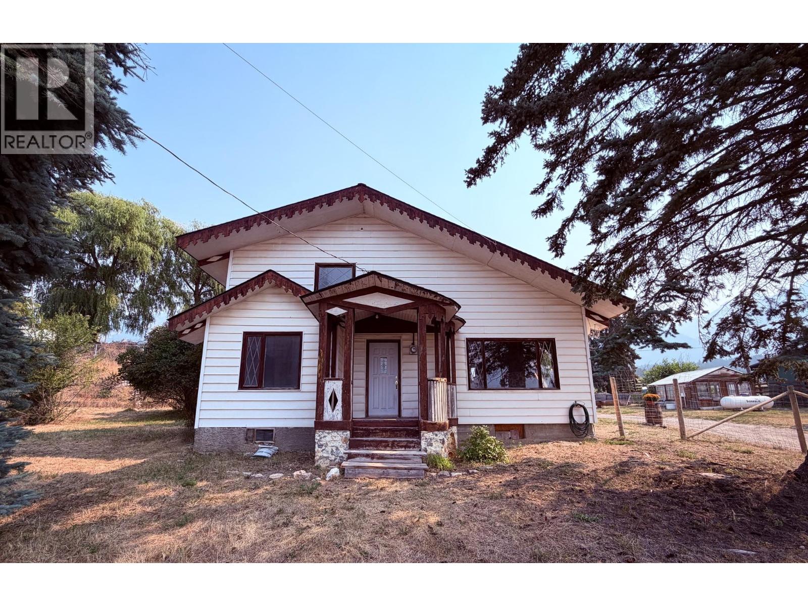 5740 95 Highway, Edgewater, British Columbia  V0A 1E0 - Photo 48 - 10398525