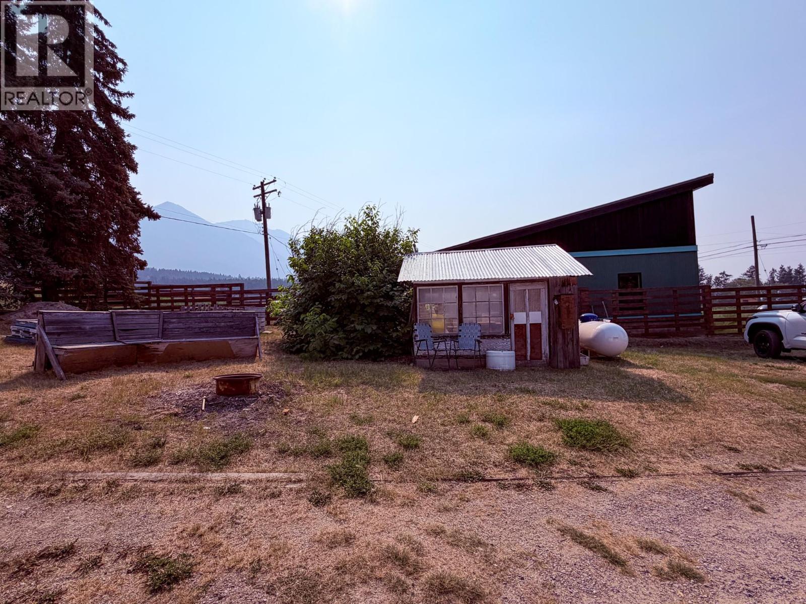 5740 95 Highway, Edgewater, British Columbia  V0A 1E0 - Photo 54 - 10398525