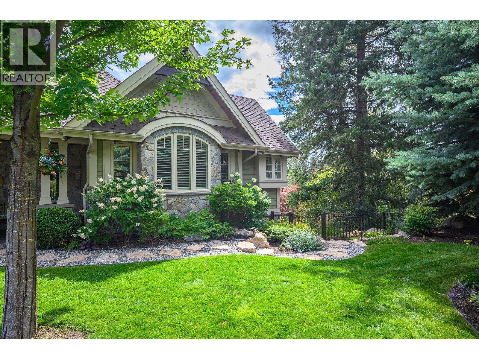 602 Falcon Point Way, Vernon, British Columbia  V1H 2H7 - Photo 10 - 10398517