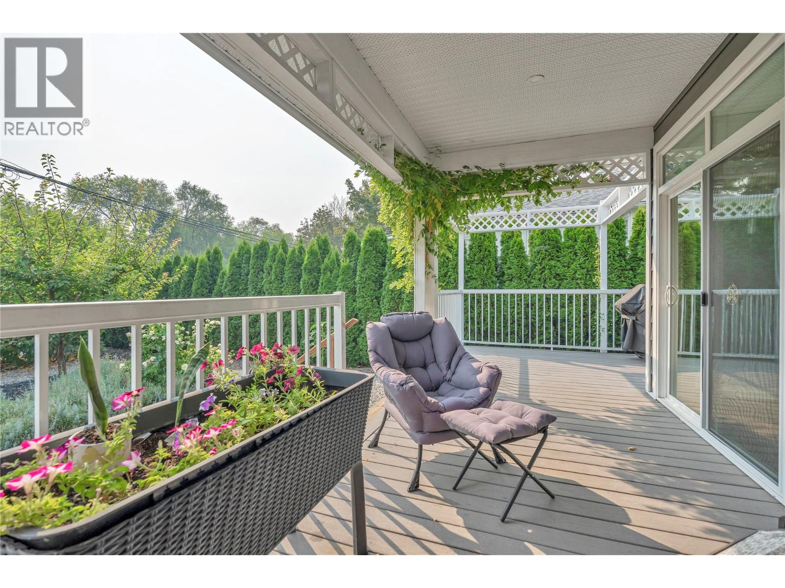 6753 Hillside Place, Oliver, British Columbia  V0H 1T0 - Photo 2 - 10398527