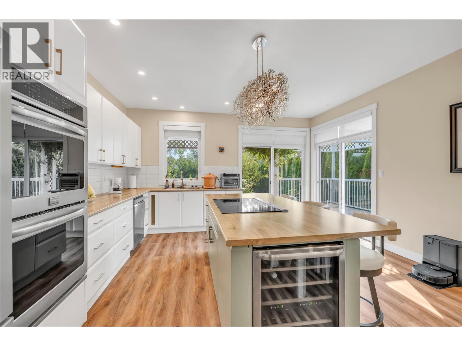 6753 Hillside Place, Oliver, British Columbia  V0H 1T0 - Photo 3 - 10398527